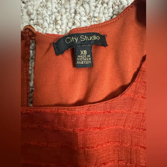 City Studio Ruffled Mini Dress in Bold burnt orange size XS - Picture 5 of 8